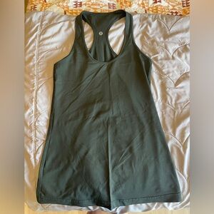 Lululemon racerback tank top sz 4/6